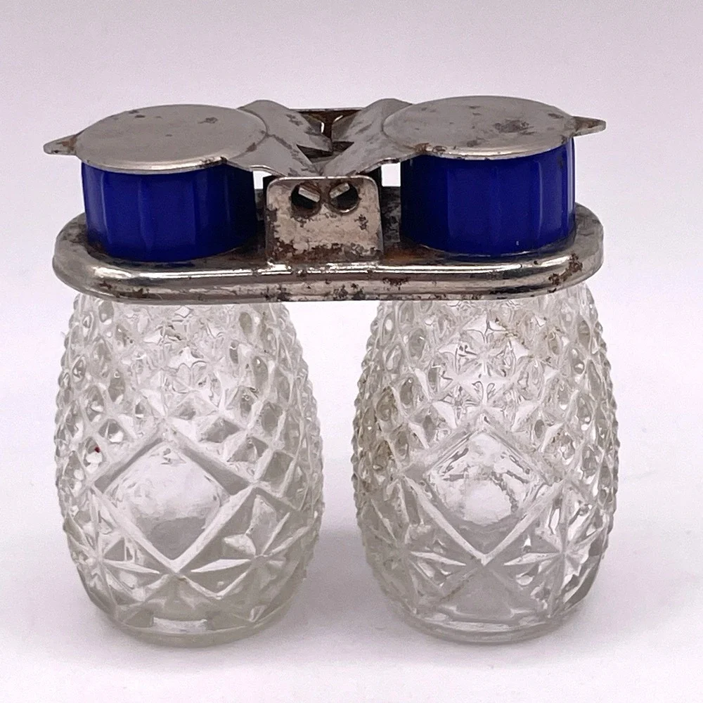 Vintage Mini Travel Salt And‎ Pepper Shaker Metal Flip Lid Glass Containers